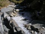 奇萊南峰下的小溪谷也結冰了